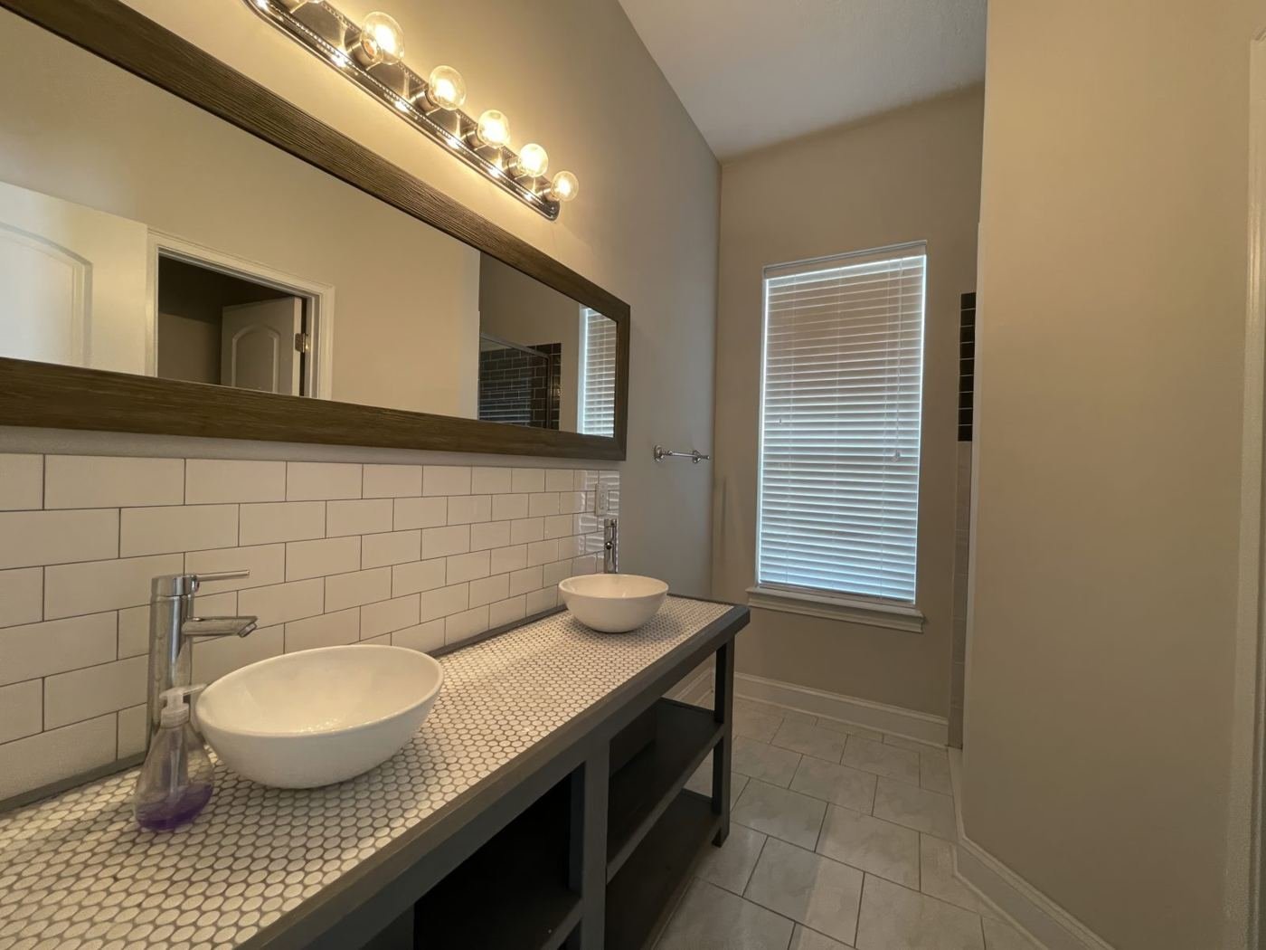 Single-family luxury home architecture in Shearwater